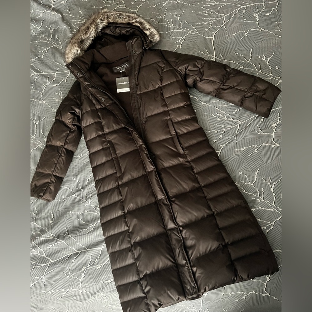 NWT Eddie Bauer Women’s Lodge Down Duffle Puffer Jacket size Medium Petite